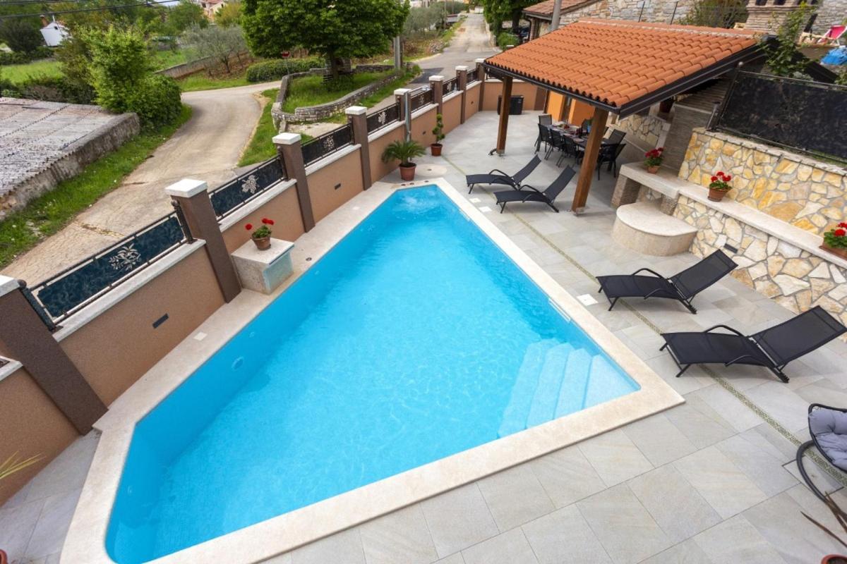 Villa Vita In Porec - Haus Fuer 6-8 Personen Kaštelir Kültér fotó