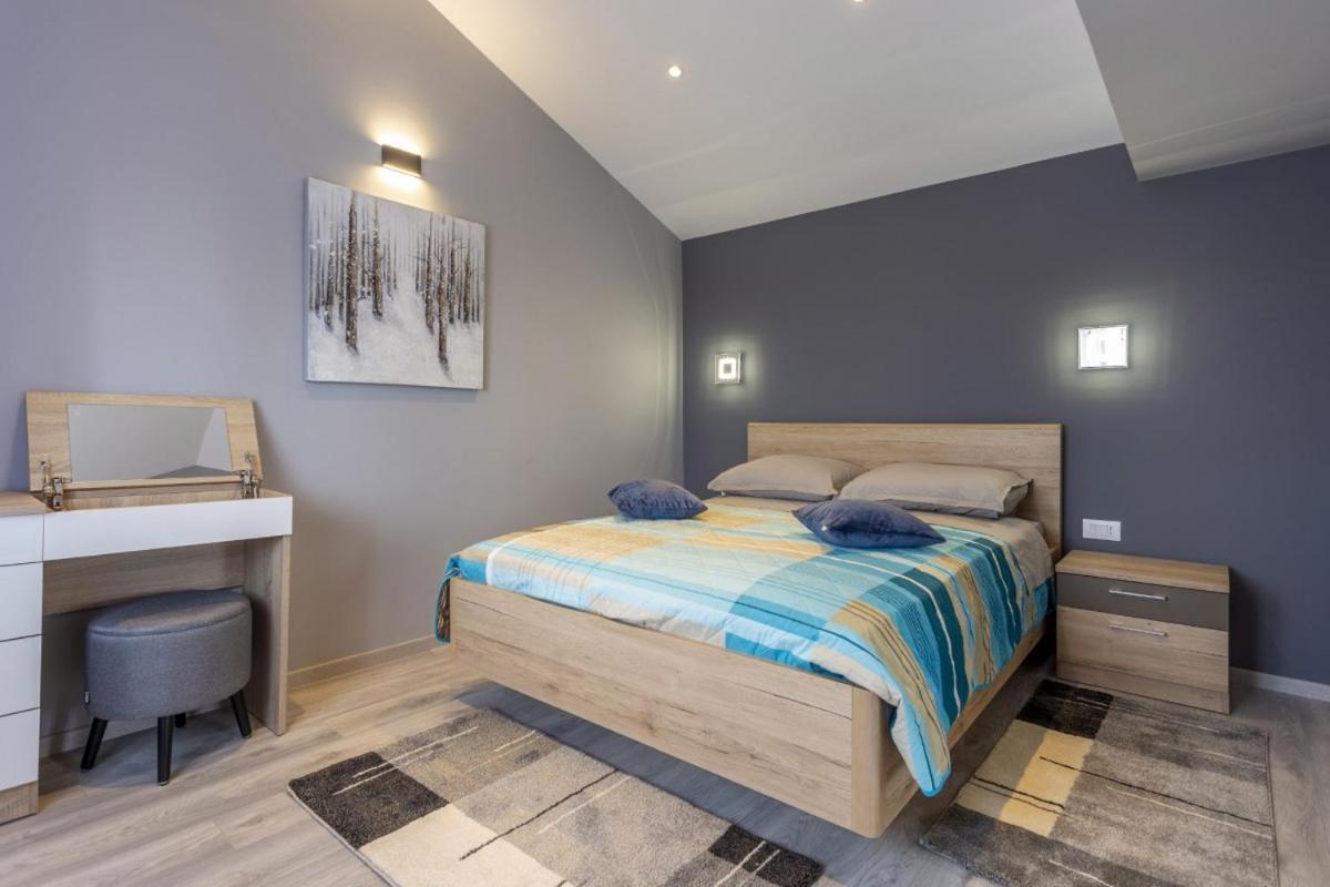 Villa Vita In Porec - Haus Fuer 6-8 Personen Kaštelir Kültér fotó