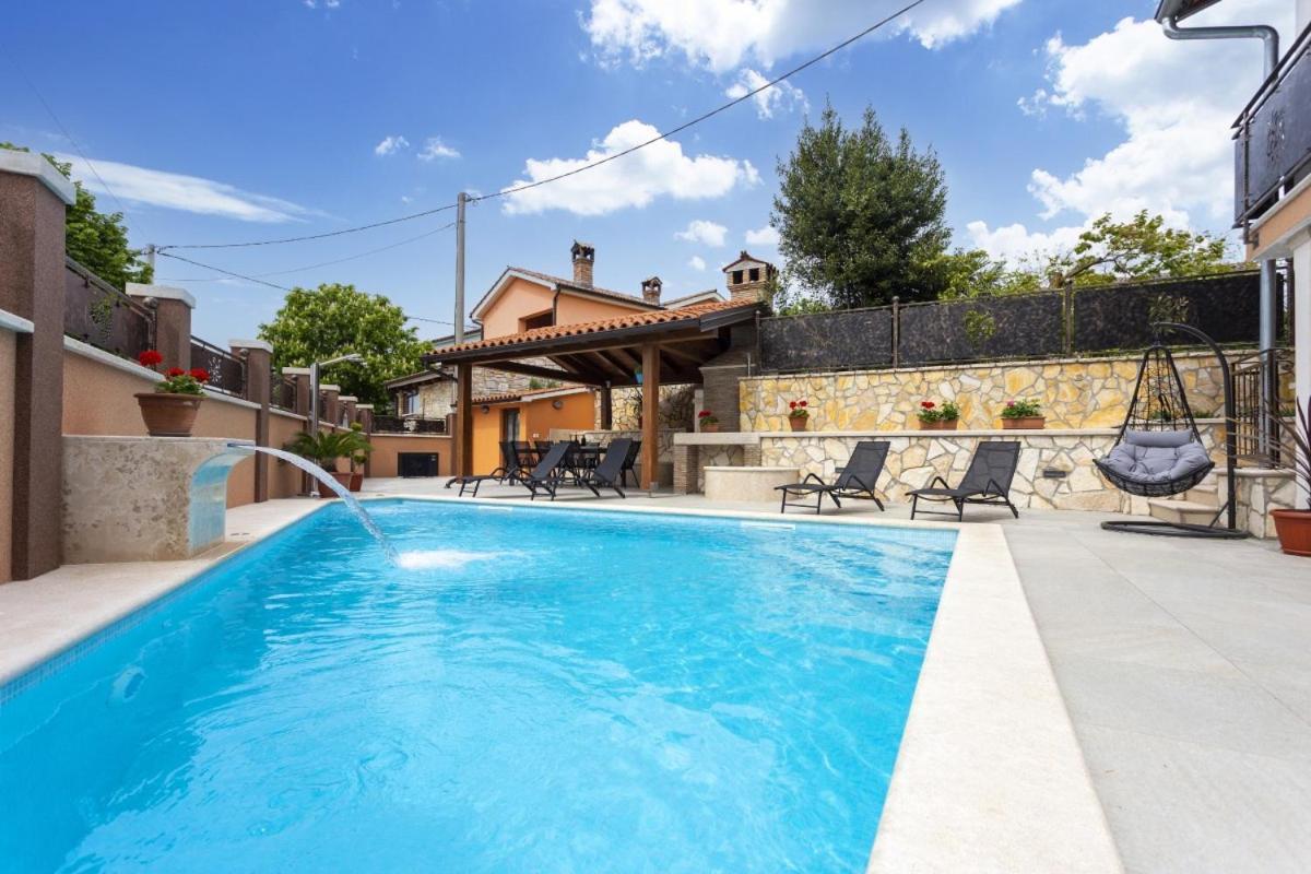 Villa Vita In Porec - Haus Fuer 6-8 Personen Kaštelir Kültér fotó