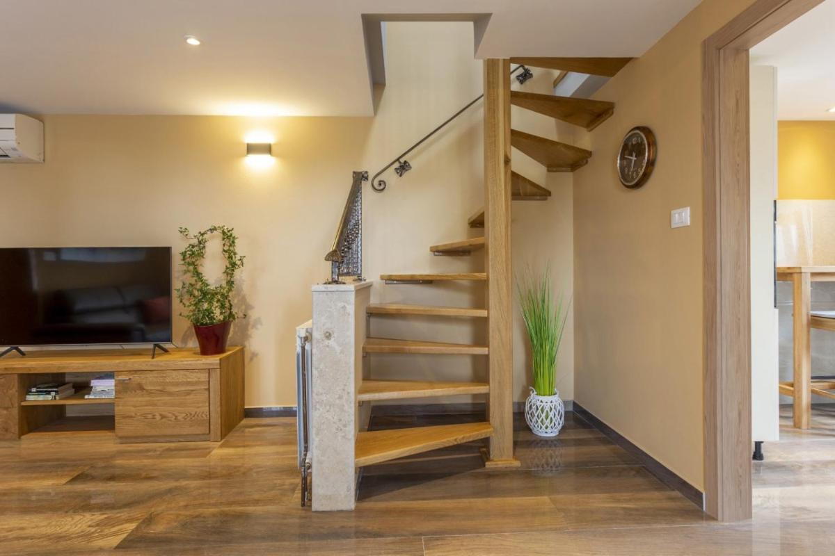 Villa Vita In Porec - Haus Fuer 6-8 Personen Kaštelir Kültér fotó