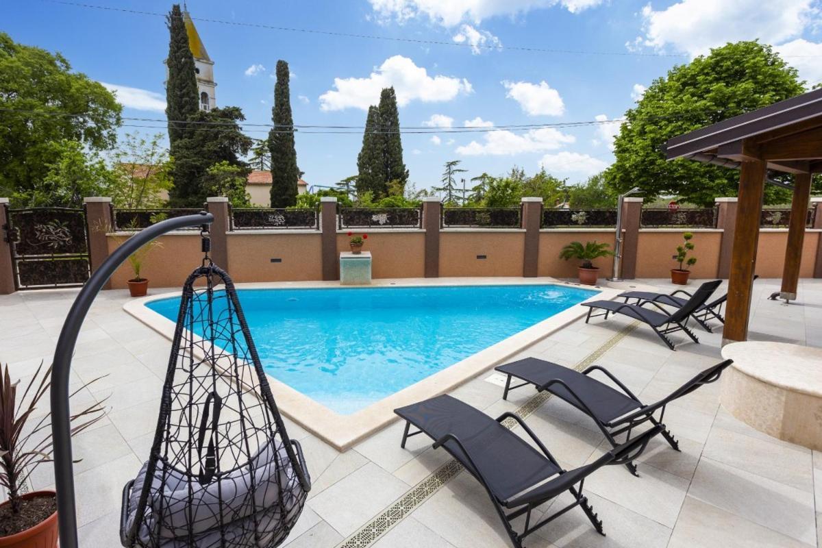Villa Vita In Porec - Haus Fuer 6-8 Personen Kaštelir Kültér fotó